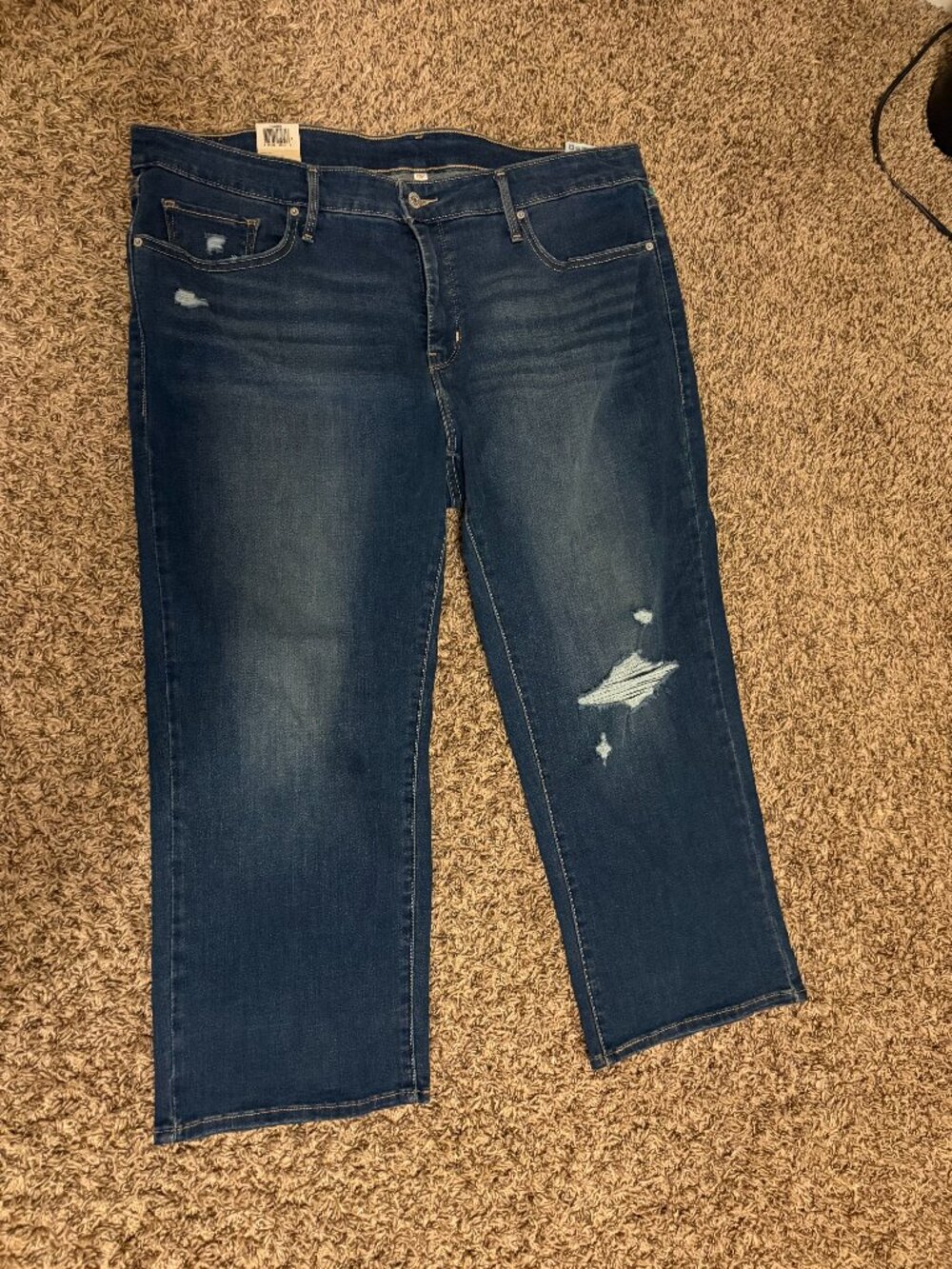 Levi's Shaping Capri Length Jeans Size 22W Dark Blue Denim Distressed NWT NEW